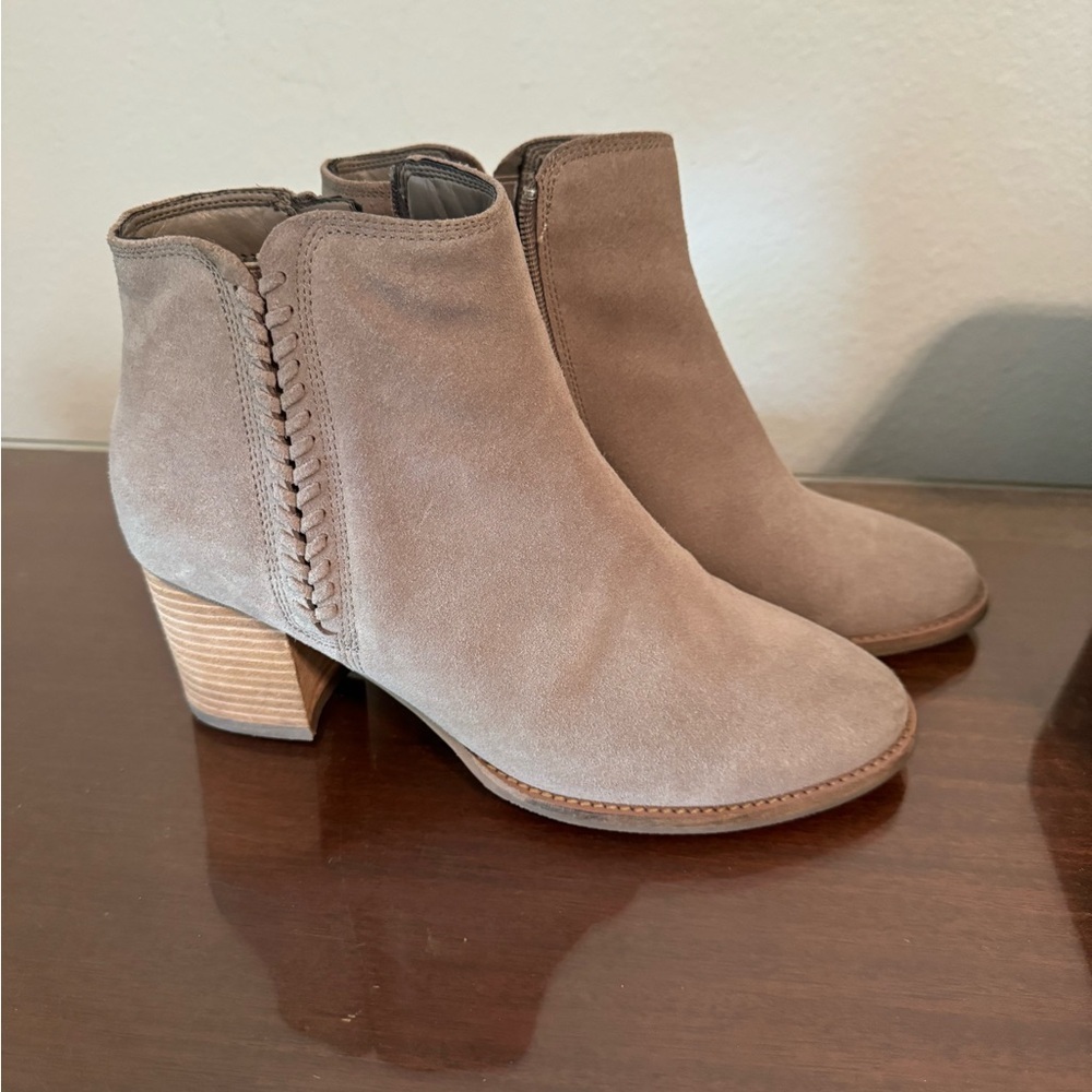Blondo Nina Waterproof Tan Suede Ankle Booties, Waterproof Booties, Fall Boots